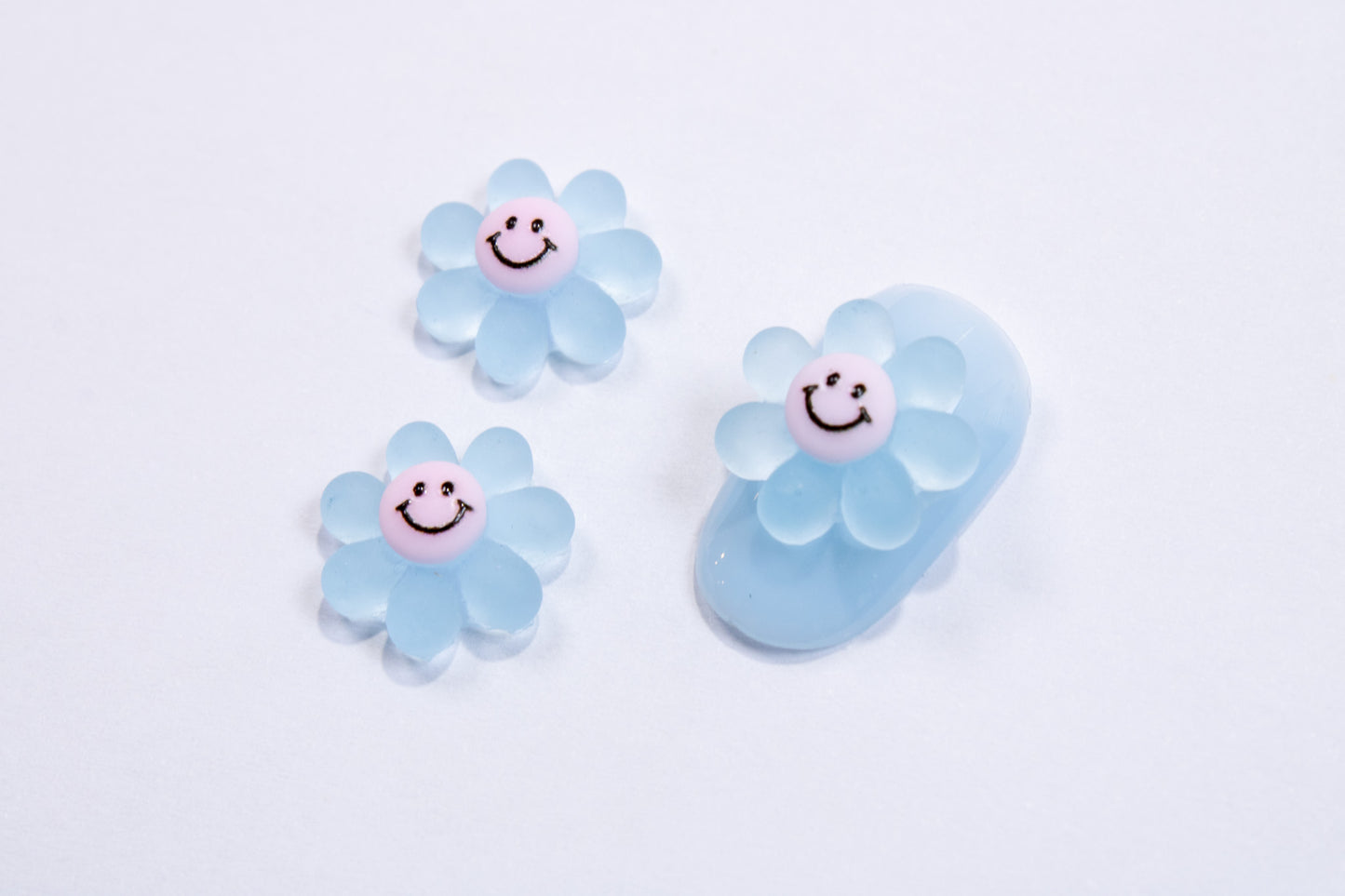 Smiley Flower Nail Charms (2pc)
