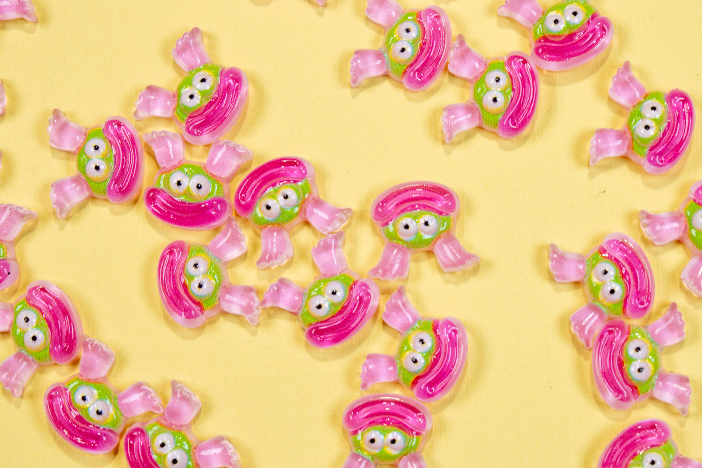 Kissy Kissy Nail Charms (2pc)