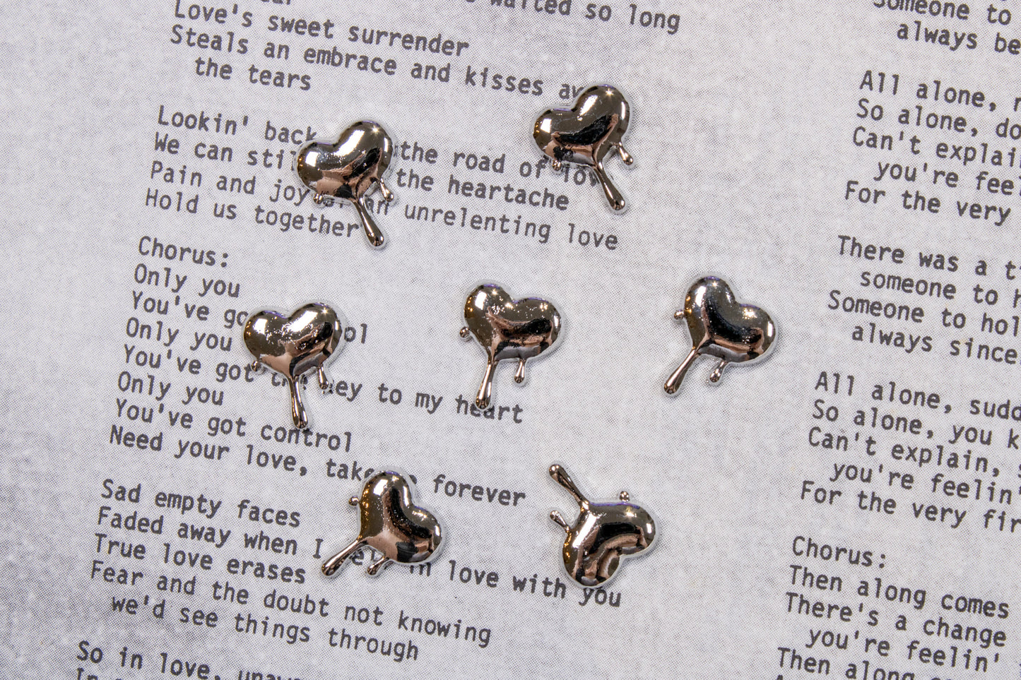 Melted Heart Nail Charms (5pc)