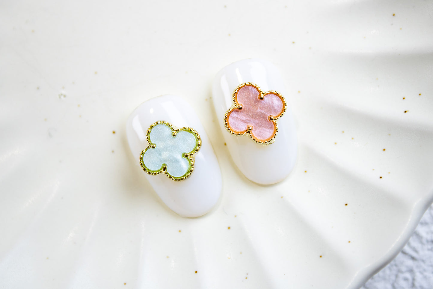 Clover Nail Charms (2pc)